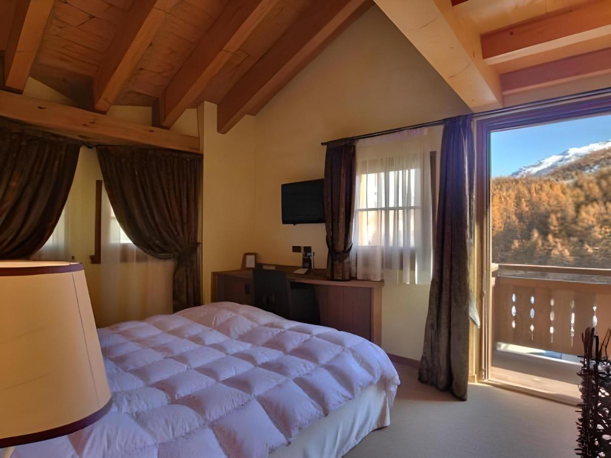 Hotel Bait De Angial Лівіньо Екстер'єр фото