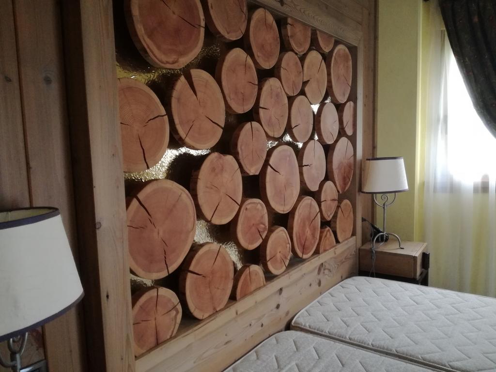 Hotel Bait De Angial Лівіньо Екстер'єр фото