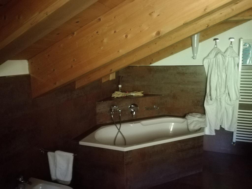 Hotel Bait De Angial Лівіньо Екстер'єр фото