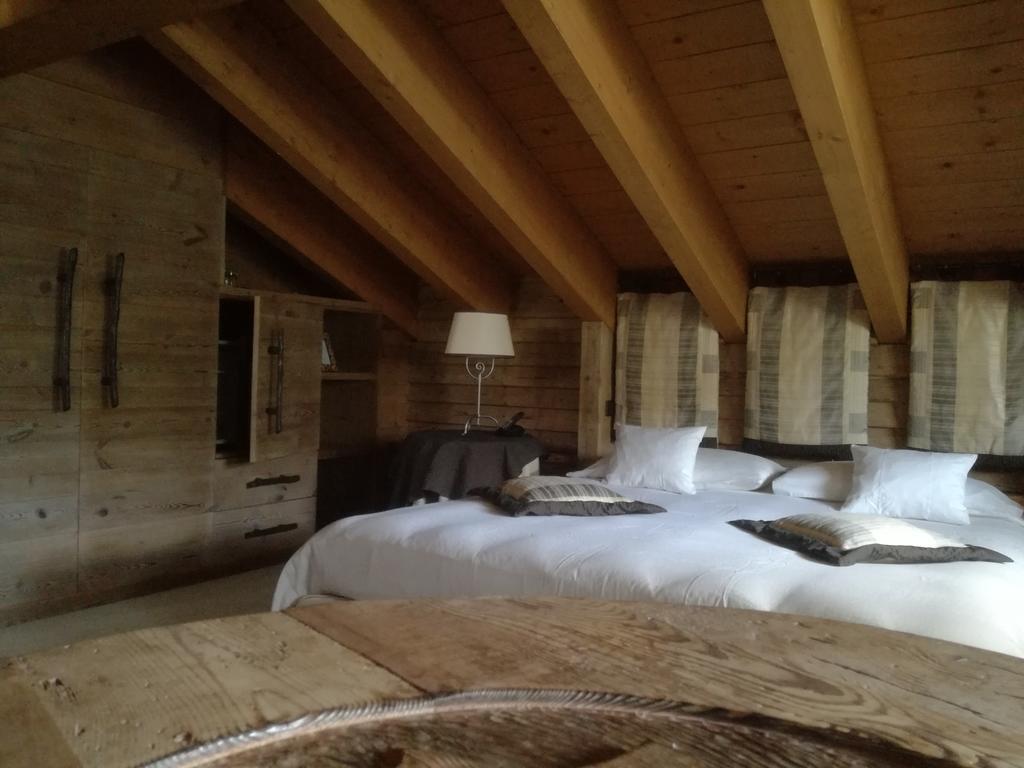 Hotel Bait De Angial Лівіньо Екстер'єр фото