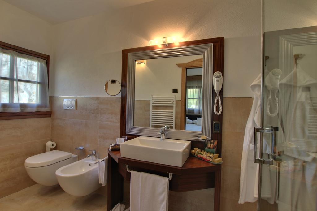 Hotel Bait De Angial Лівіньо Екстер'єр фото