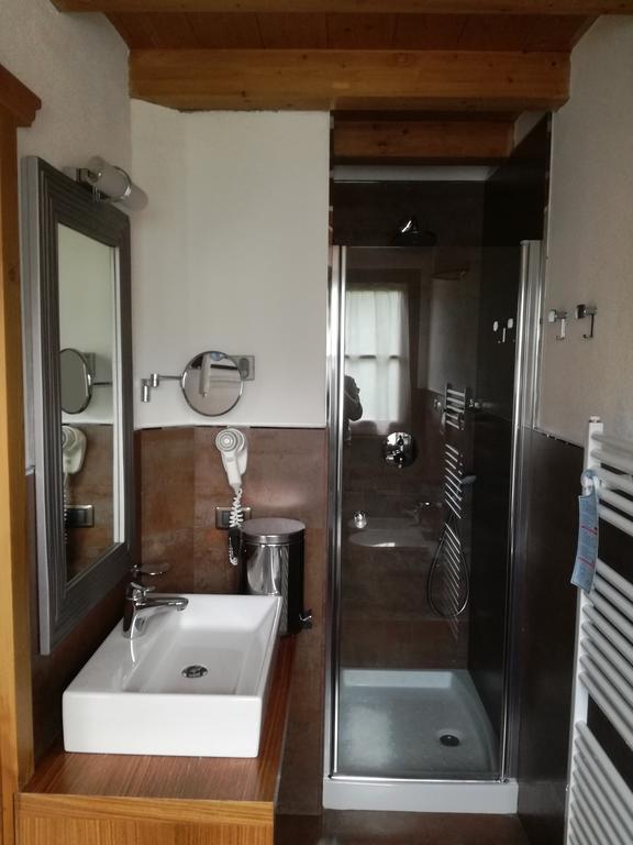 Hotel Bait De Angial Лівіньо Екстер'єр фото