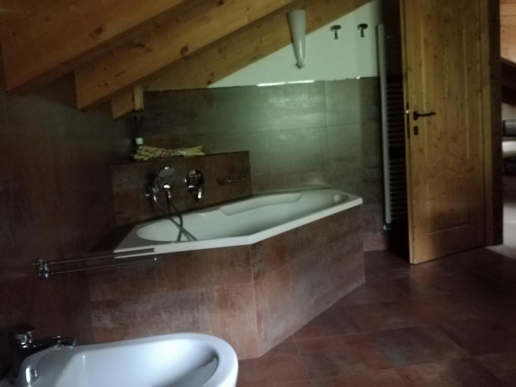 Hotel Bait De Angial Лівіньо Екстер'єр фото