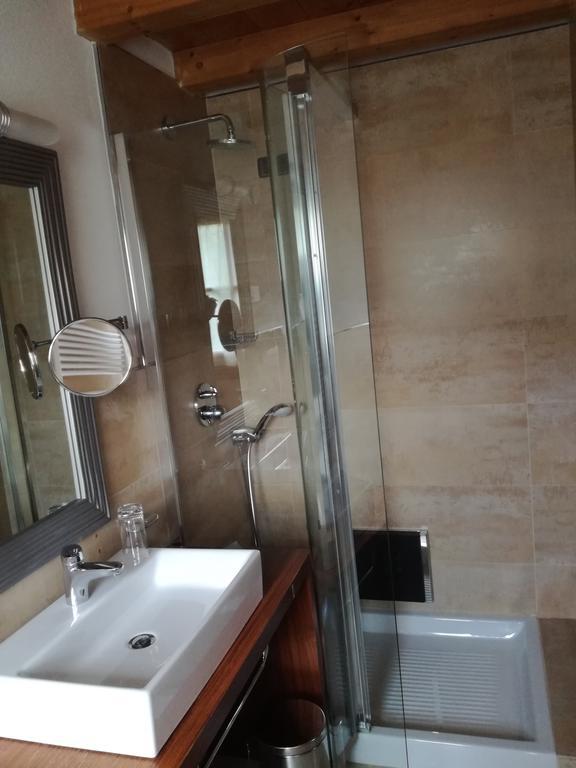 Hotel Bait De Angial Лівіньо Екстер'єр фото