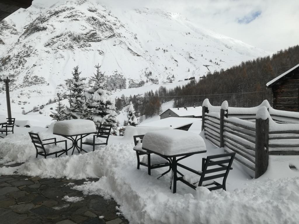 Hotel Bait De Angial Лівіньо Екстер'єр фото
