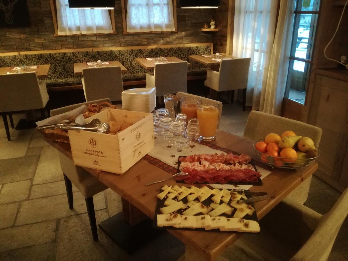 Hotel Bait De Angial Лівіньо Екстер'єр фото