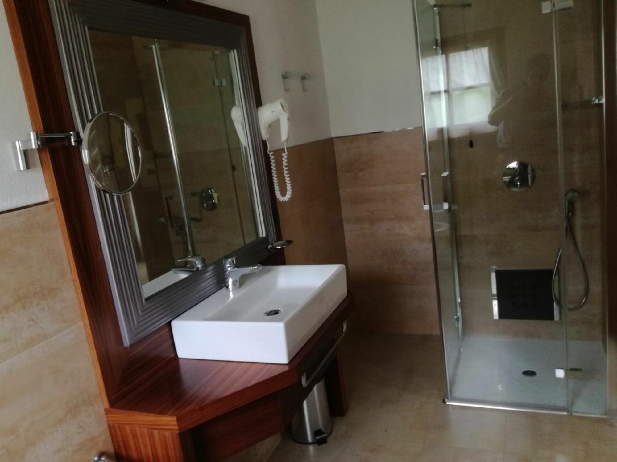 Hotel Bait De Angial Лівіньо Екстер'єр фото